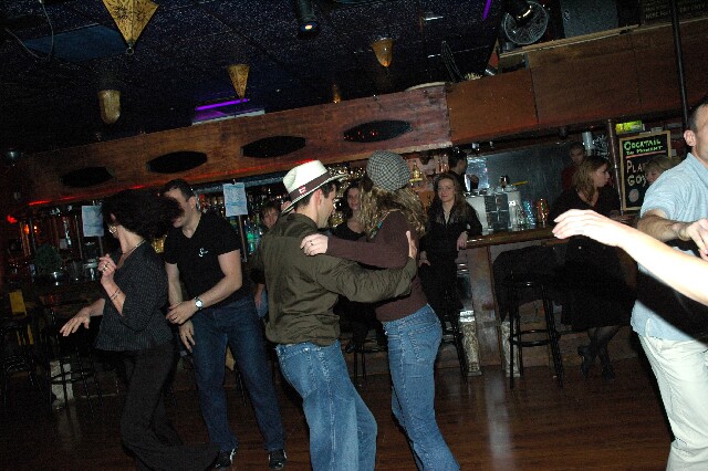 min 2005 12 18 sharkys 164